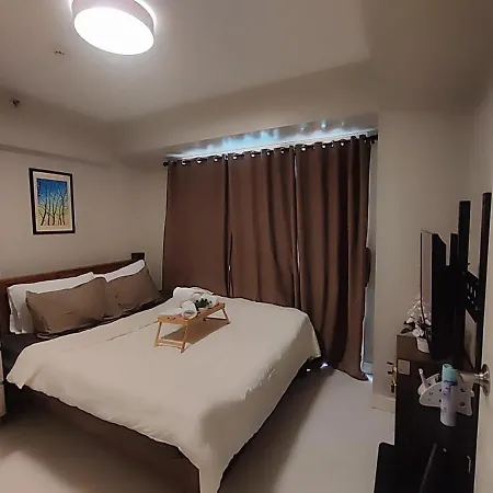 Staycation With Balcony City And River View
